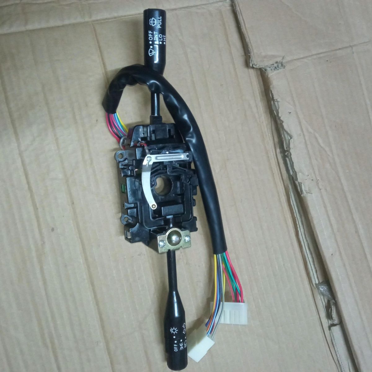CÔNG TẮC TỔNG HỢP ĐỜI 4 NẤC GẠT MƯA VINAXUKI 465