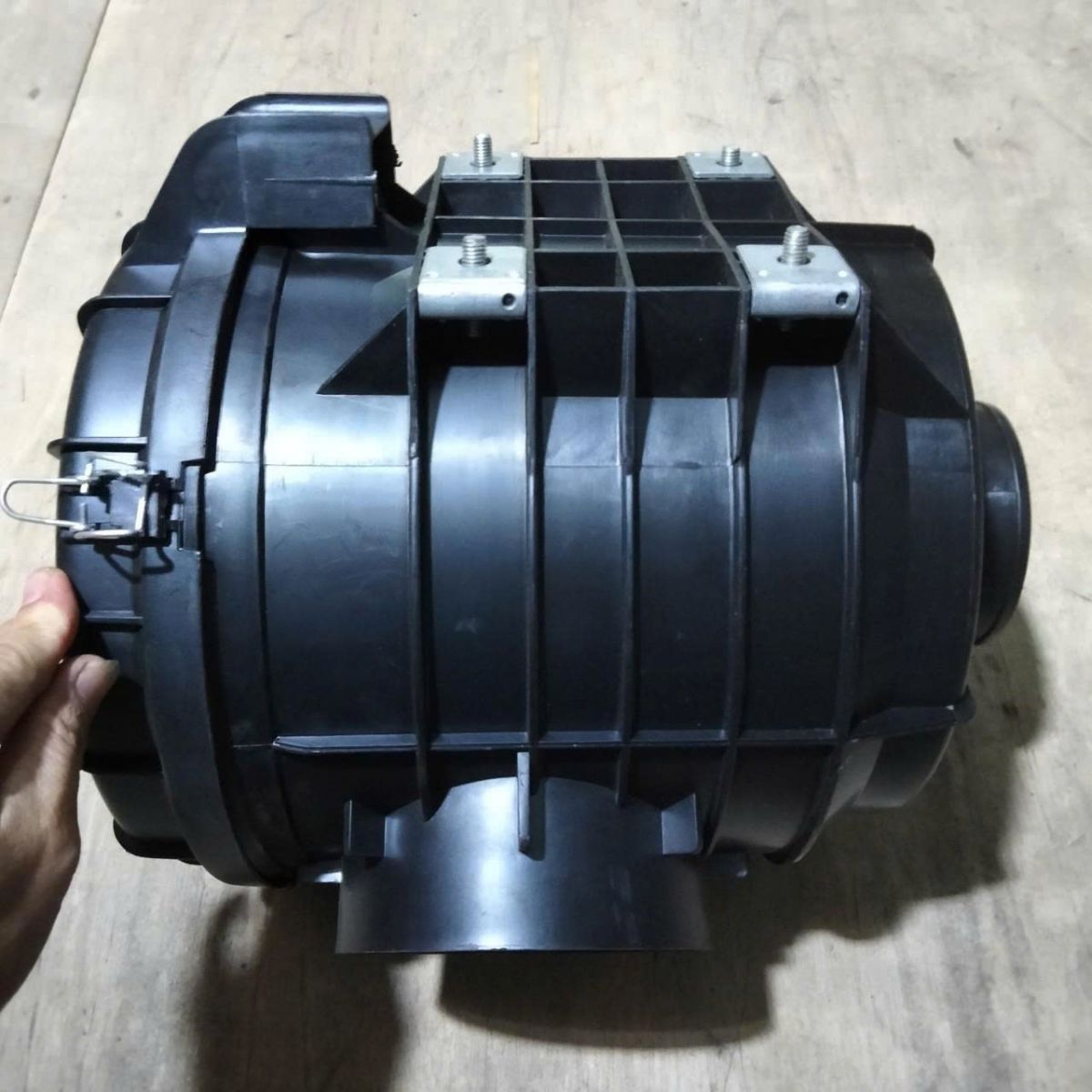 VỎ BẦU LỌC GIÓ ISUZU NKR