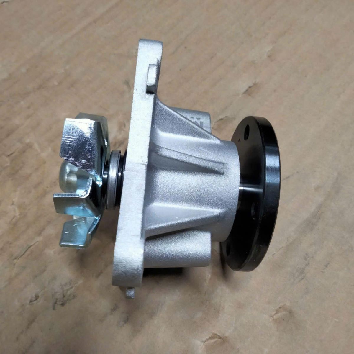 BƠM NƯỚC DONGBEN SRM 868