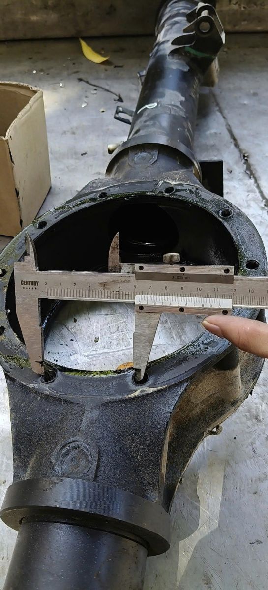 VỎ CẦU SAU TERACO T100