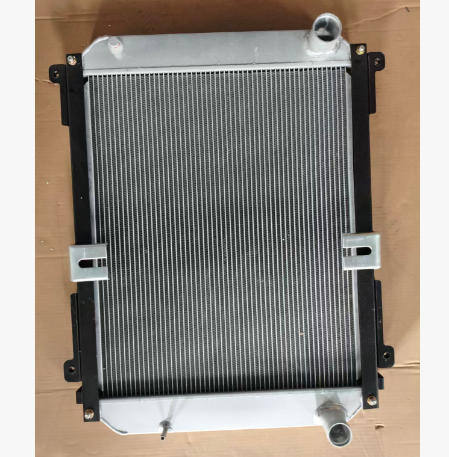 KÉT NƯỚC LÀM MÁT VEAM VT650 NIISSAN