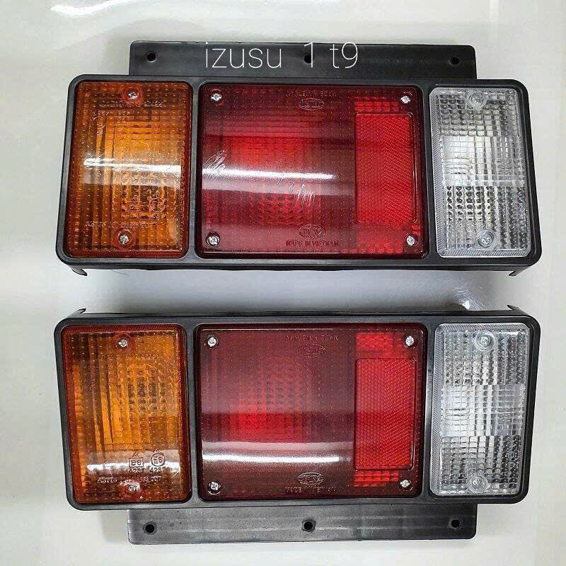 ĐÈN HẬU ISUZU QKR , NPR...