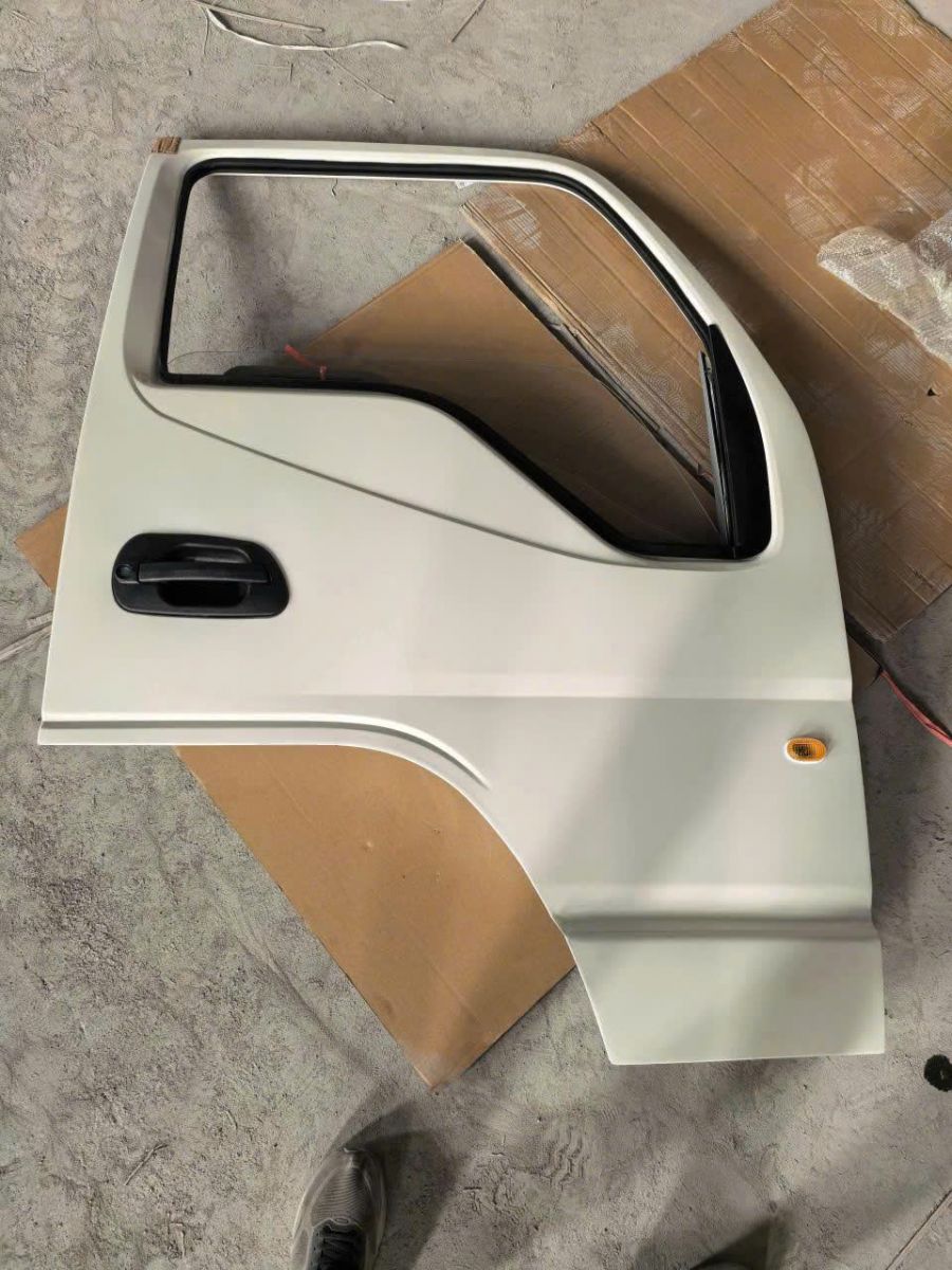 CÁNH CỬA MỘC JAC  TẬP LÁI